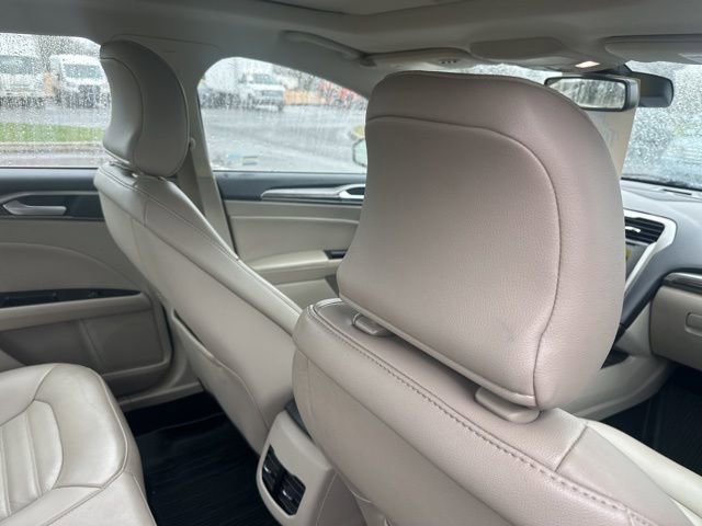 Used 2017 Ford Fusion SE w/ Fusion SE Technology Package image 13