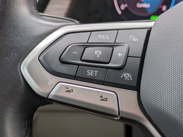 Used 2025 Volkswagen Atlas SEL Premium R-Line AWD/4WD image 29