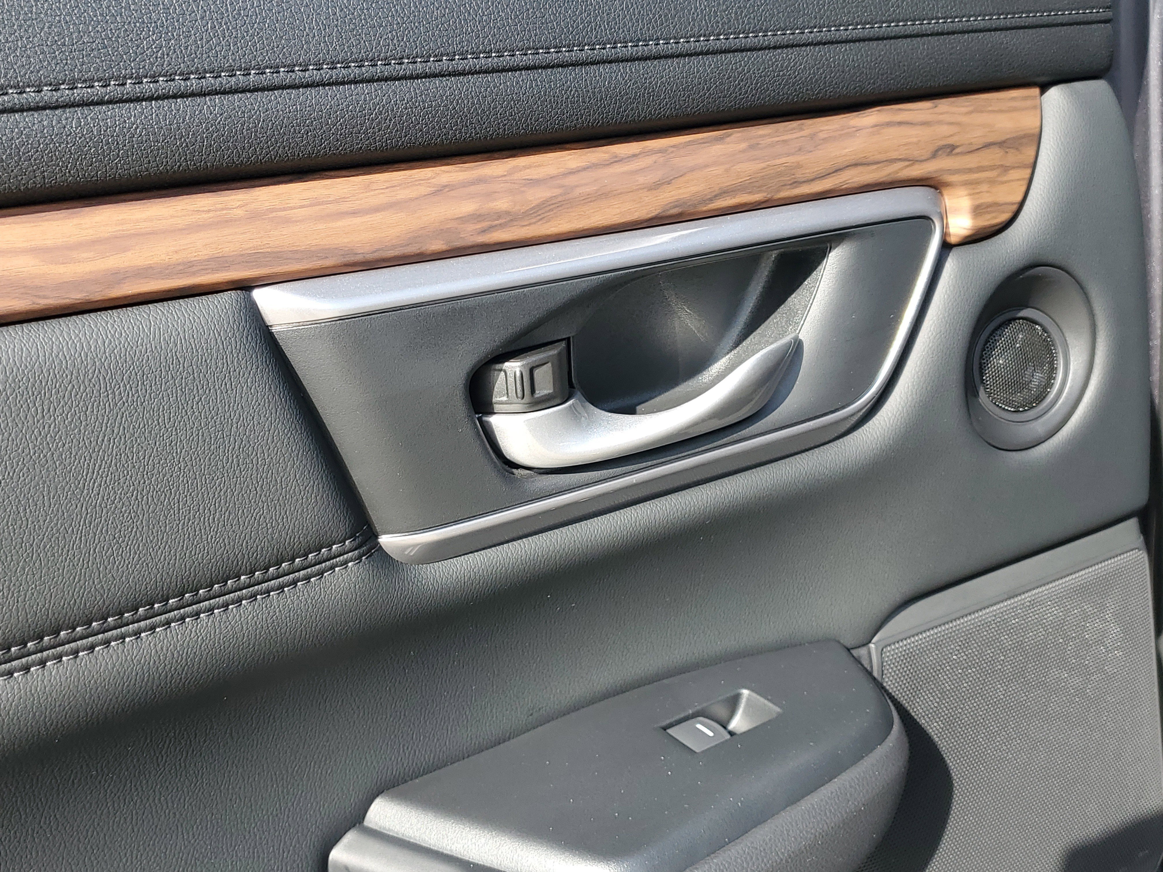 Used 2022 Honda CR-V EX-L image 17