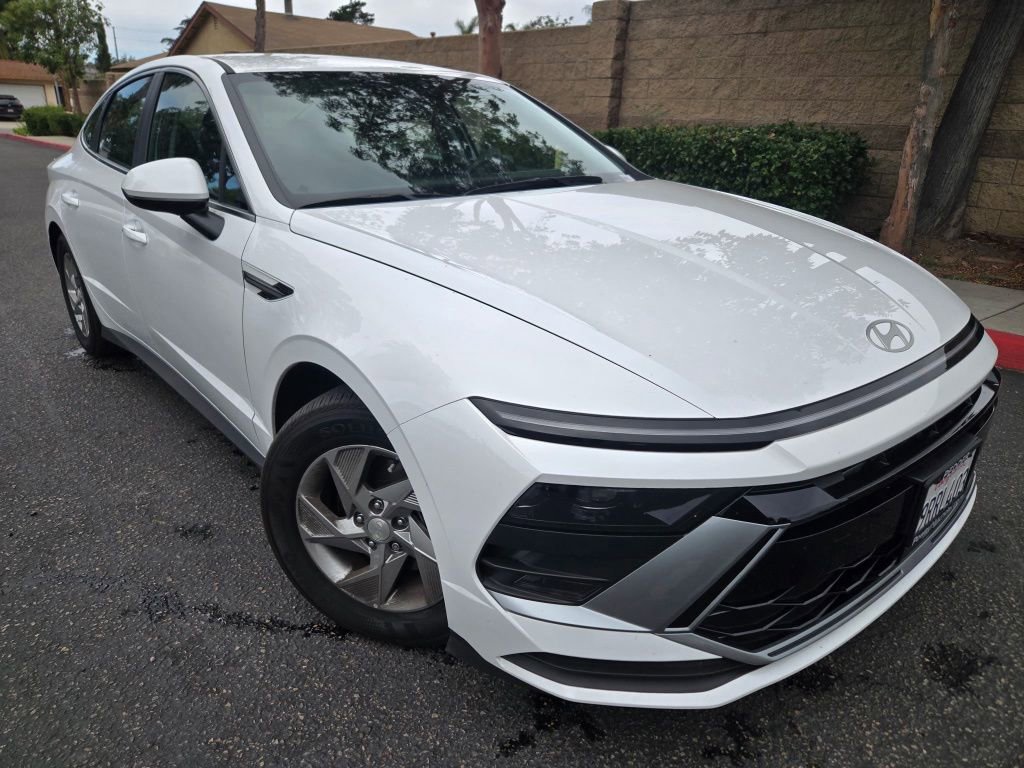 Certified 2025 Hyundai Sonata SE image 2