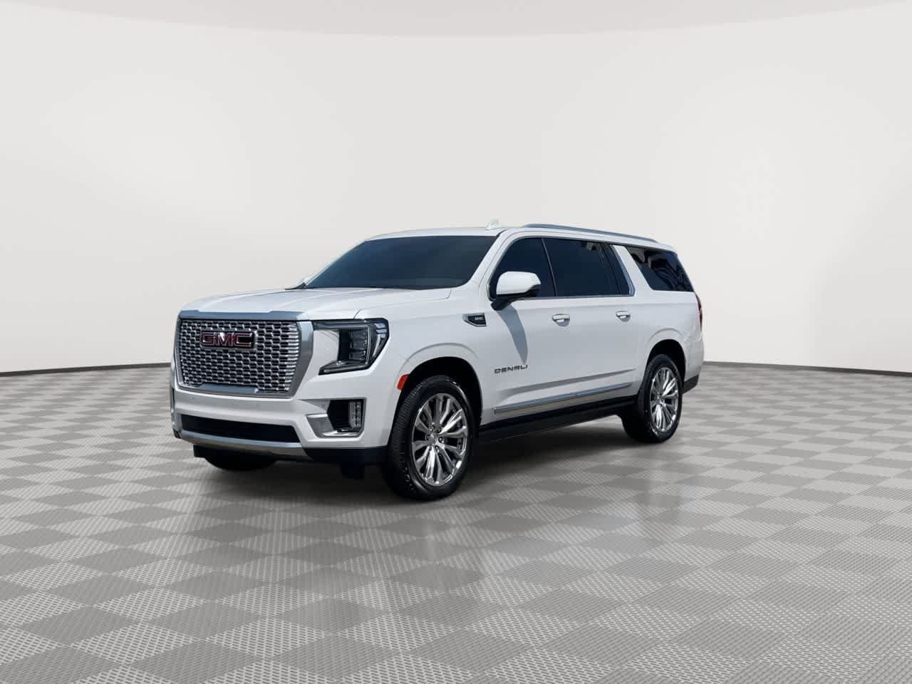 Used 2022 GMC Yukon XL Denali AWD/4WD image 4