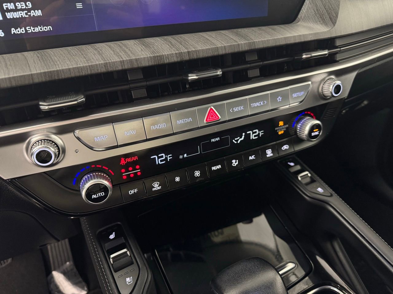 Used 2024 Kia Telluride EX image 20