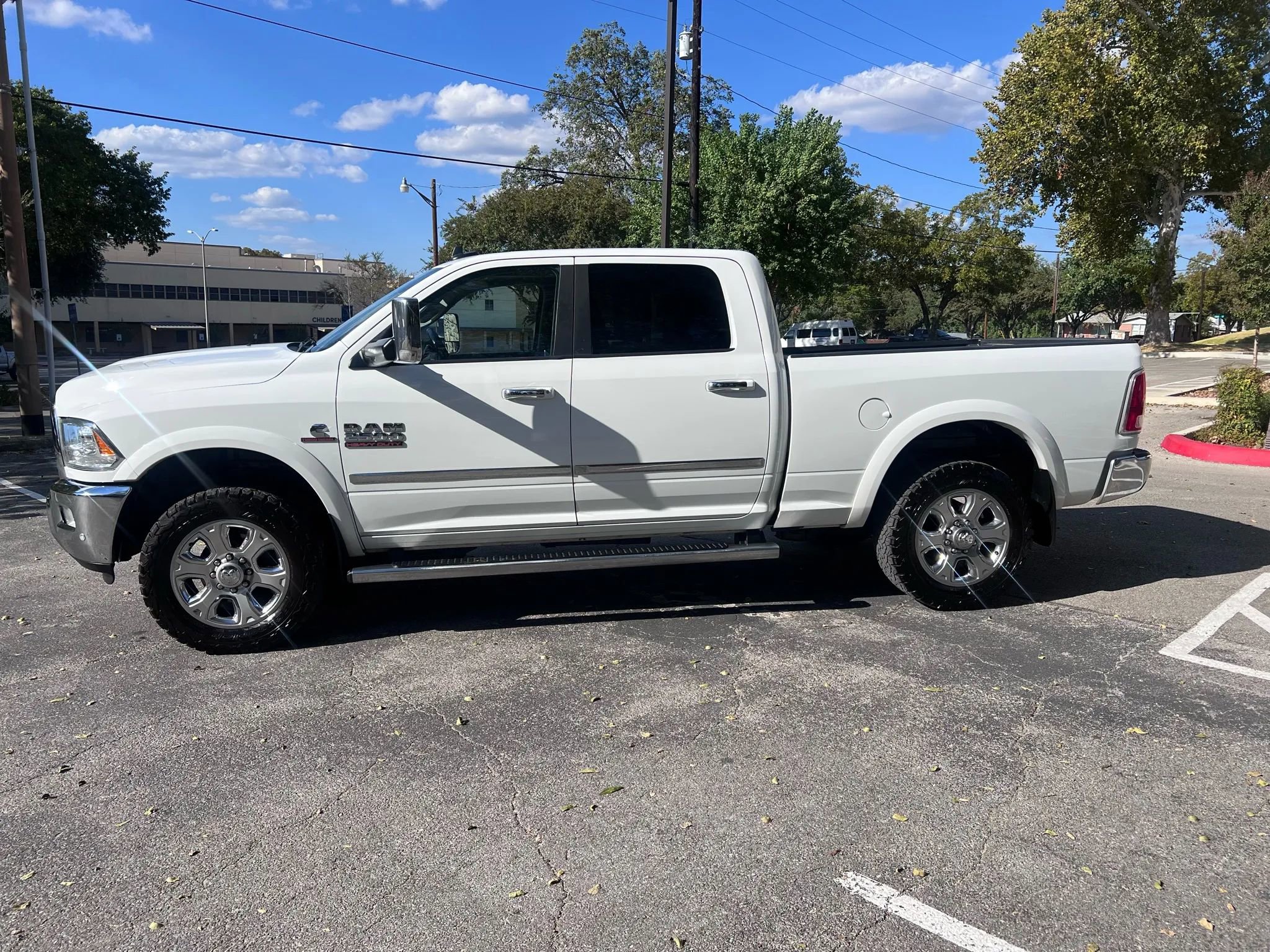 Used 2017 RAM 2500 Laramie w/ Convenience Group image 8