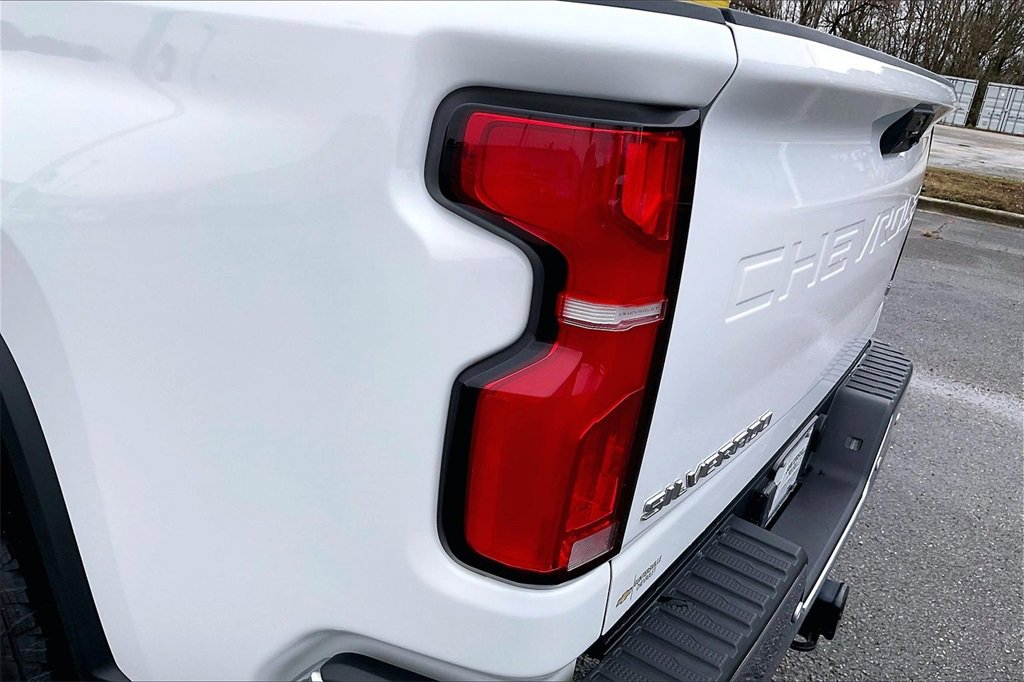 Used 2024 Chevrolet Silverado 2500 LTZ w/ LTZ Plus Package image 31