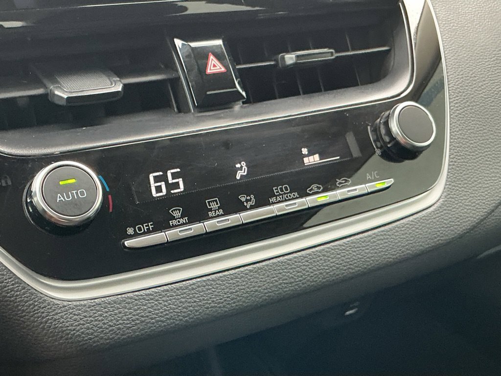 Used 2025 Toyota Corolla LE FWD image 26