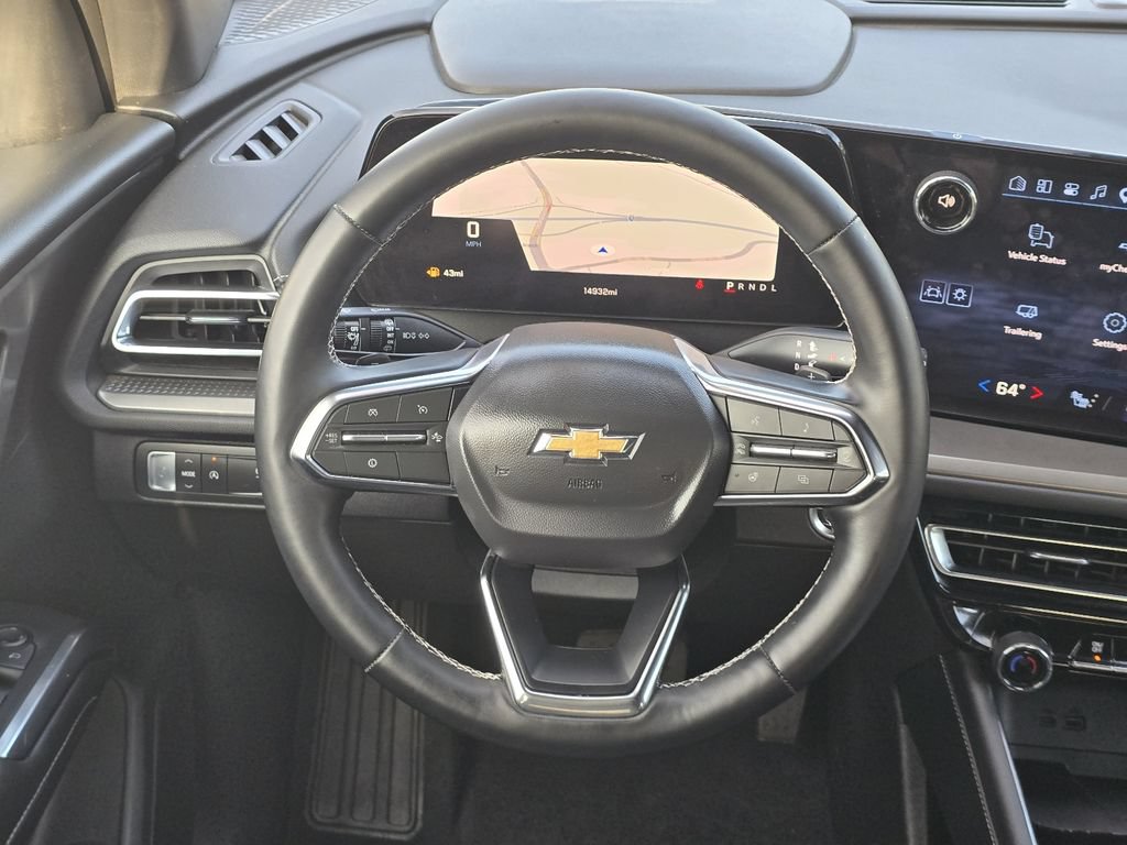 Used 2026 Chevrolet Traverse LT FWD image 15