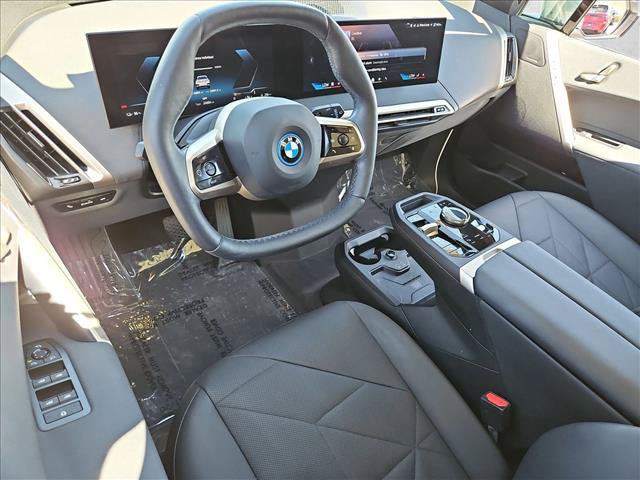Used 2024 BMW iX xDrive50 w/ Sport Package AWD/4WD image 10
