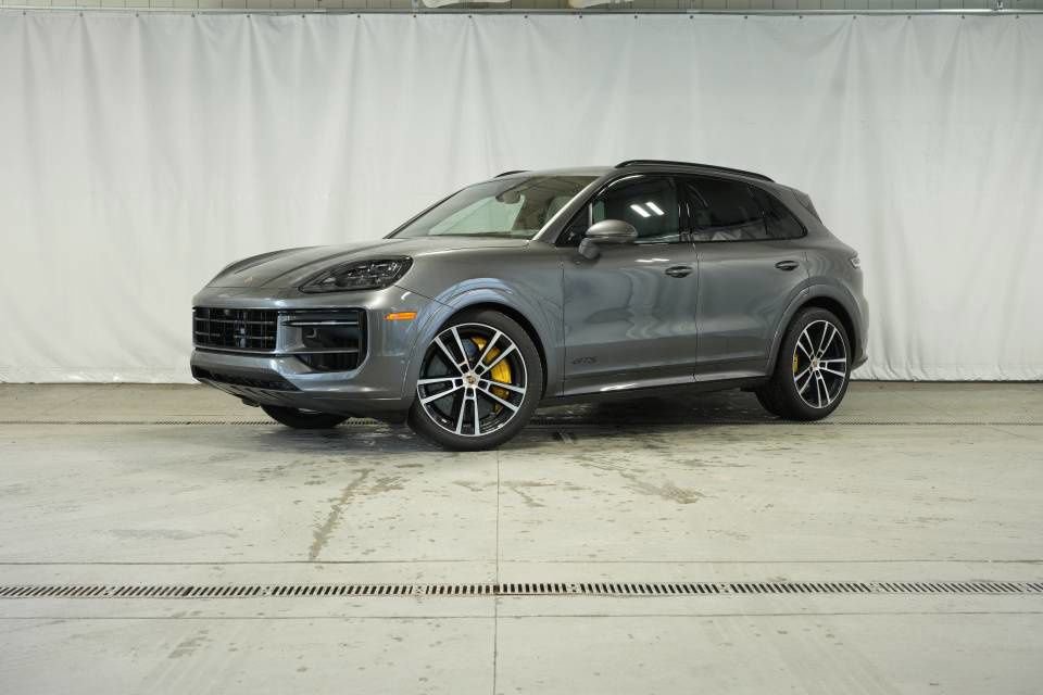 Certified 2025 Porsche Cayenne GTS image 1