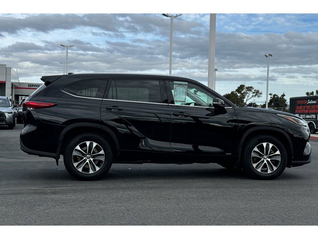 Certified 2022 Toyota Highlander XLE image 3