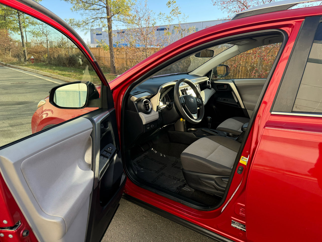 Used 2013 Toyota RAV4 LE image 11