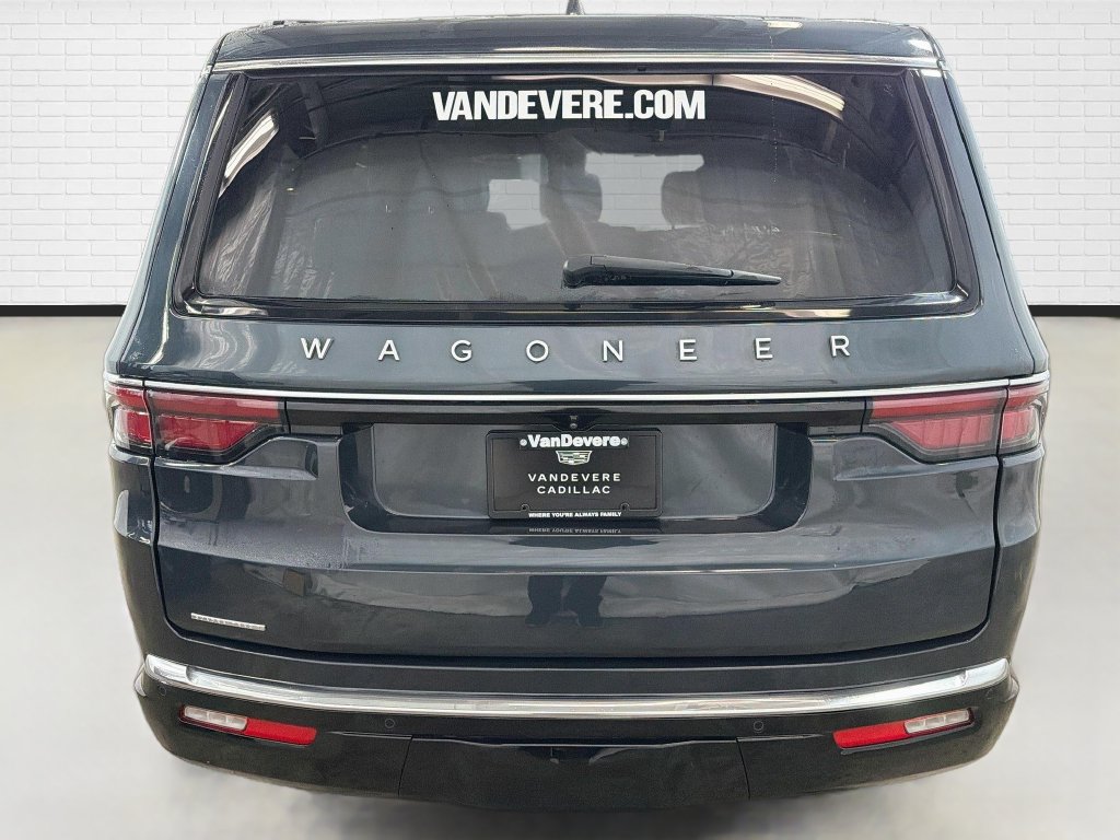 Used 2023 Jeep Wagoneer 4WD w/ Premium Group I image 8