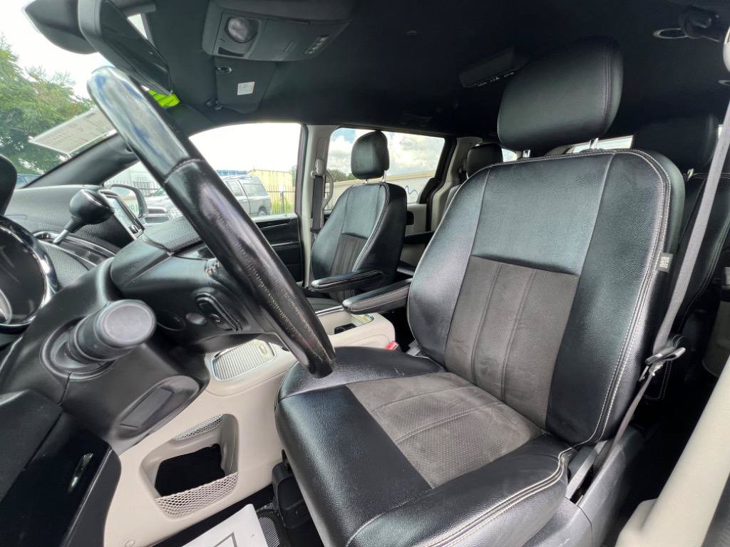 Used 2020 Dodge Grand Caravan SXT FWD image 16
