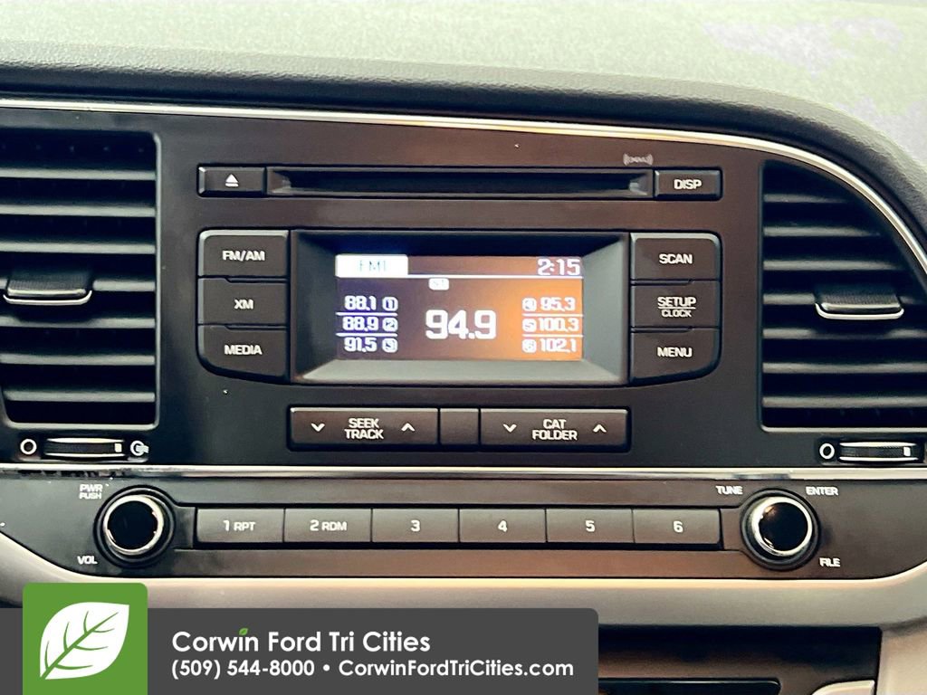 Used 2017 Hyundai Elantra SE image 20