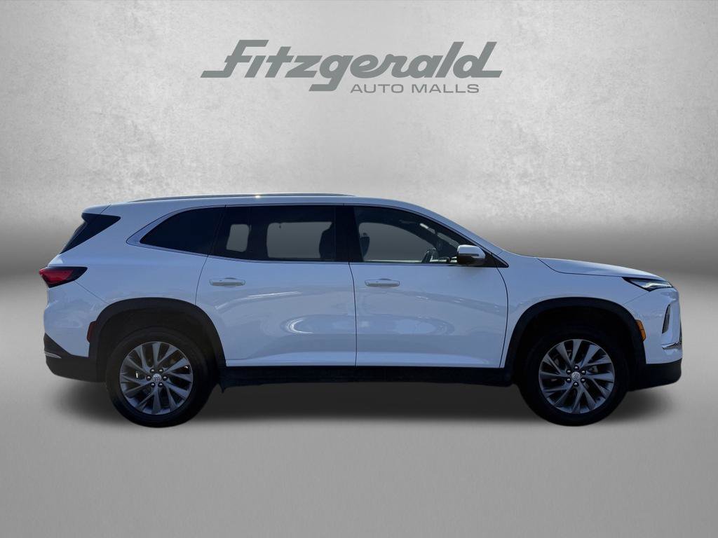 Used 2025 Buick Enclave Preferred AWD/4WD image 5
