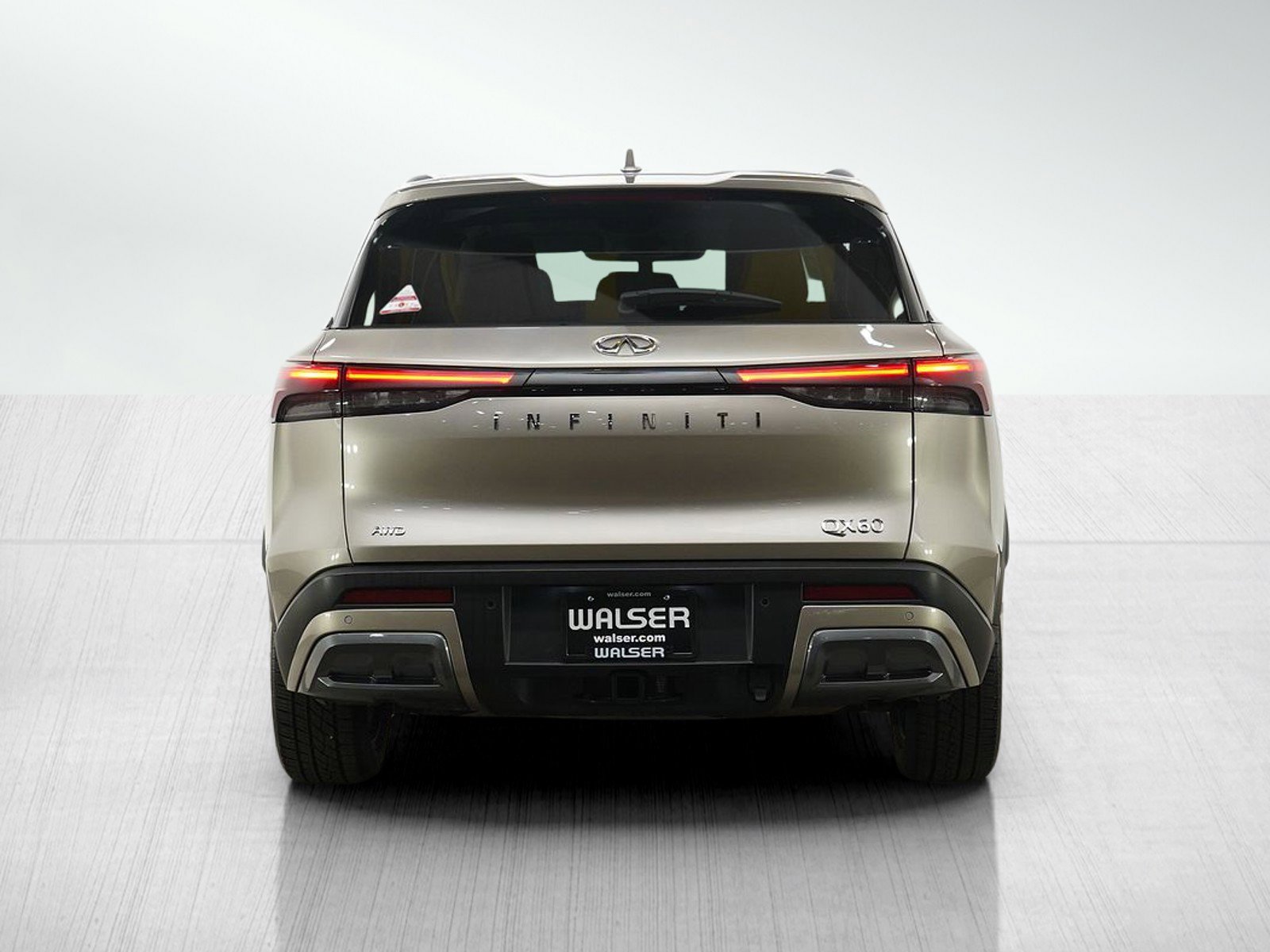 Used 2024 INFINITI QX60 Sensory image 4