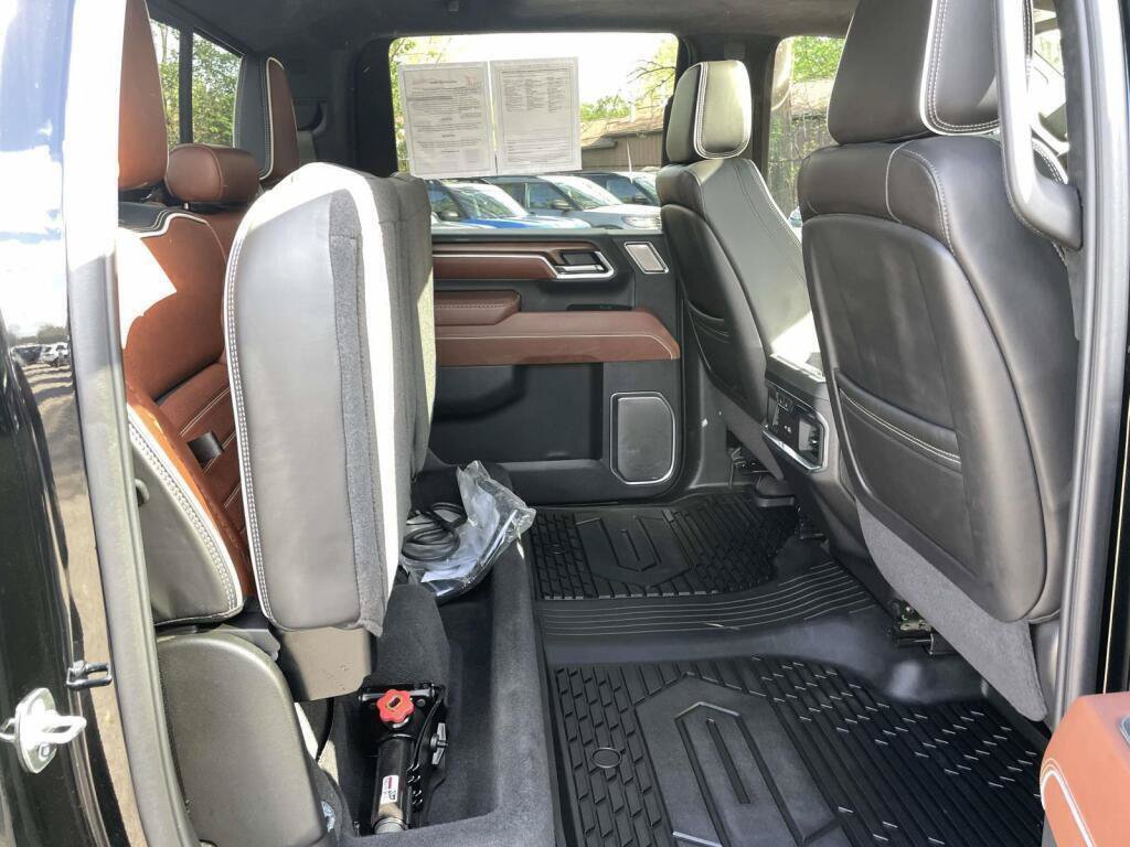 Used 2025 GMC Sierra 2500 Denali Ultimate AWD/4WD image 21