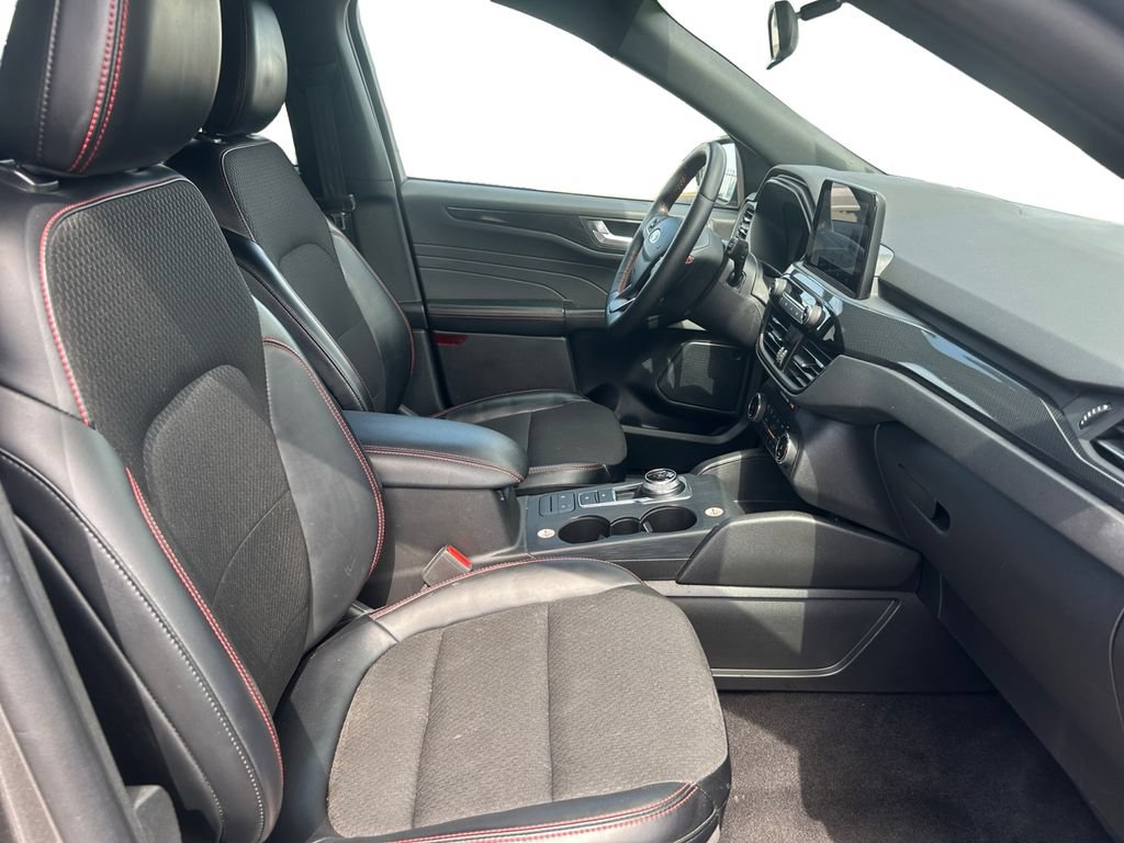Used 2025 Ford Escape ST-Line Select AWD/4WD image 16
