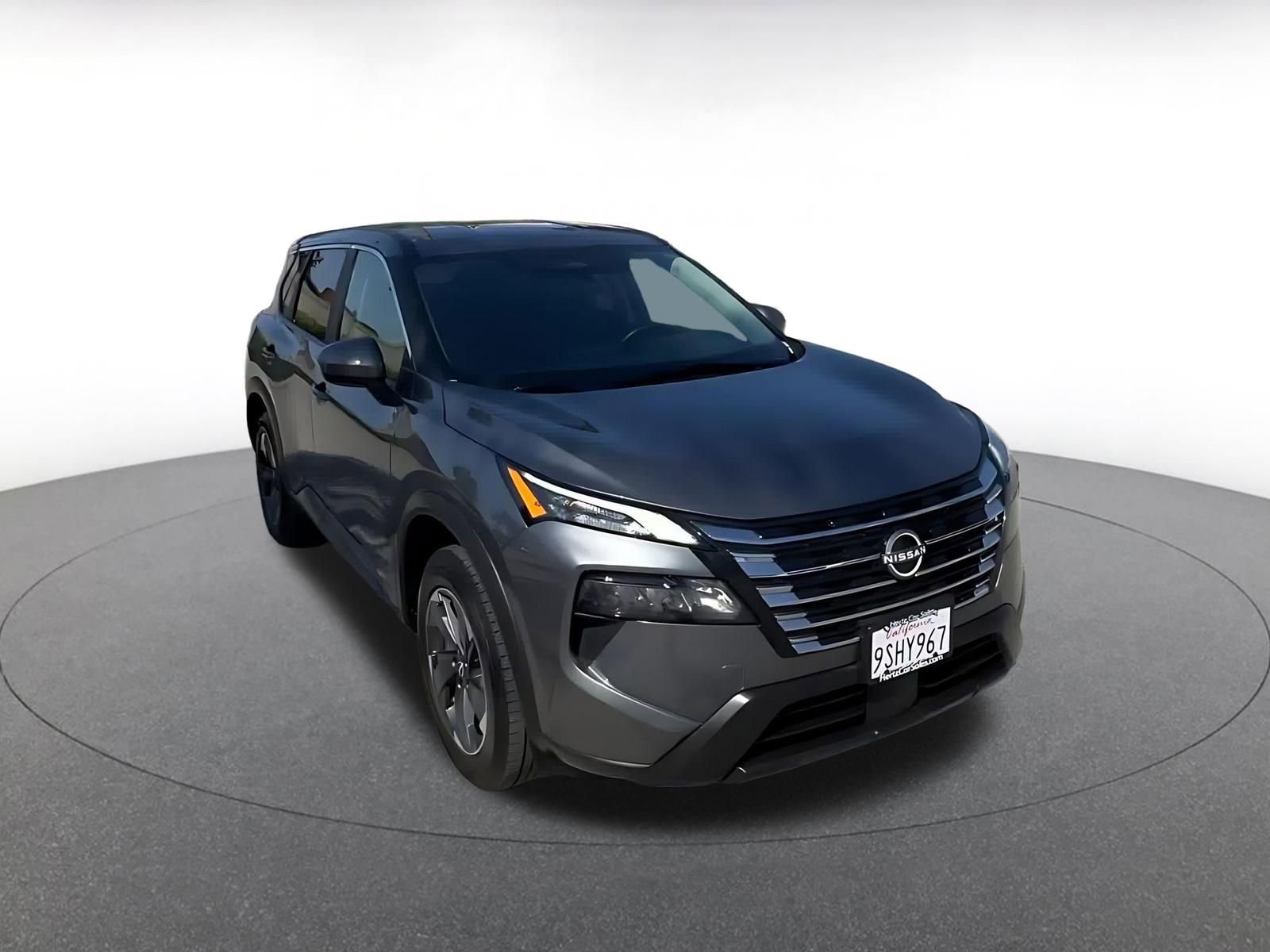 Used 2025 Nissan Rogue SV FWD image 3