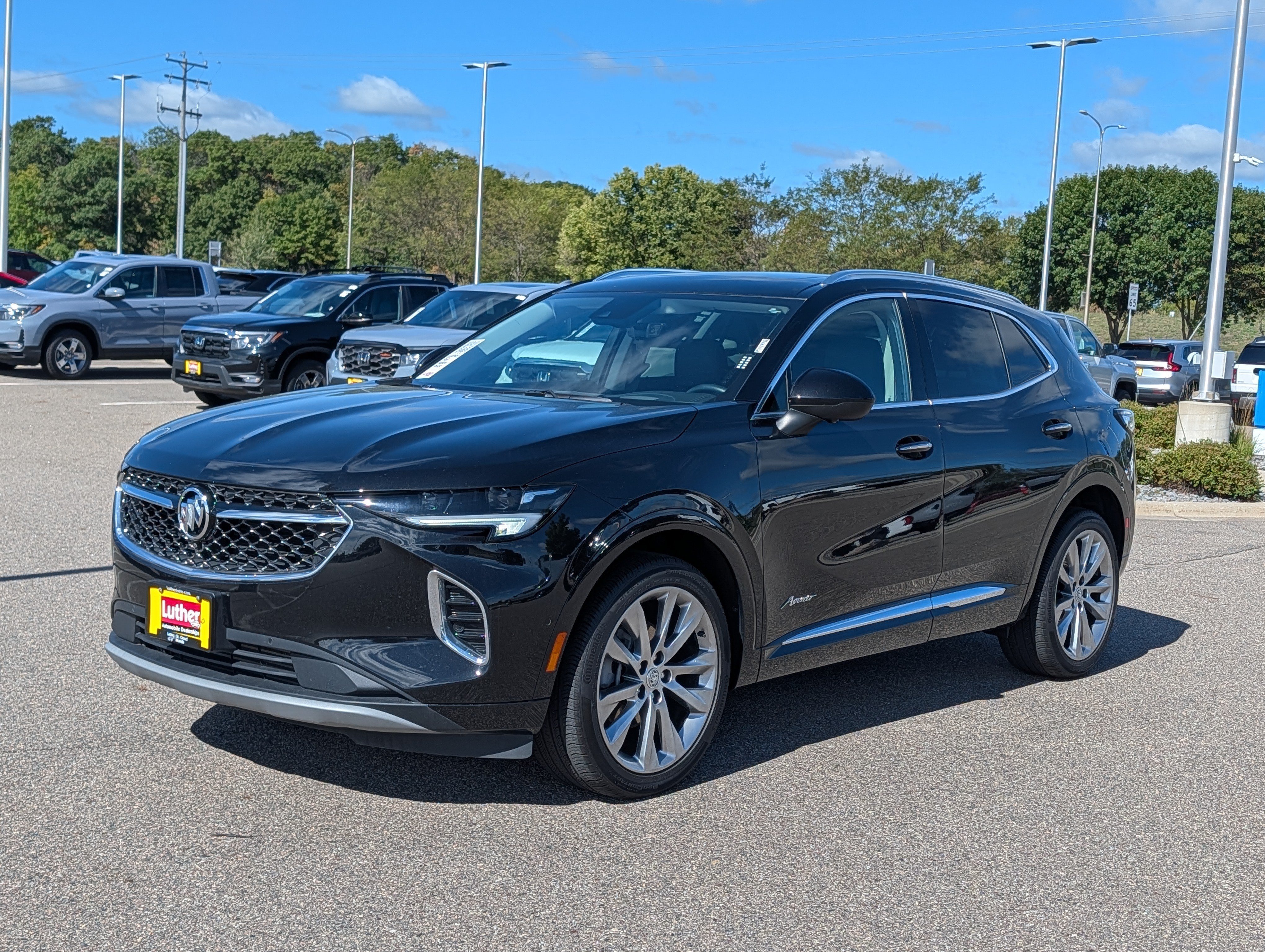 Used 2023 Buick Envision Avenir AWD/4WD image 2