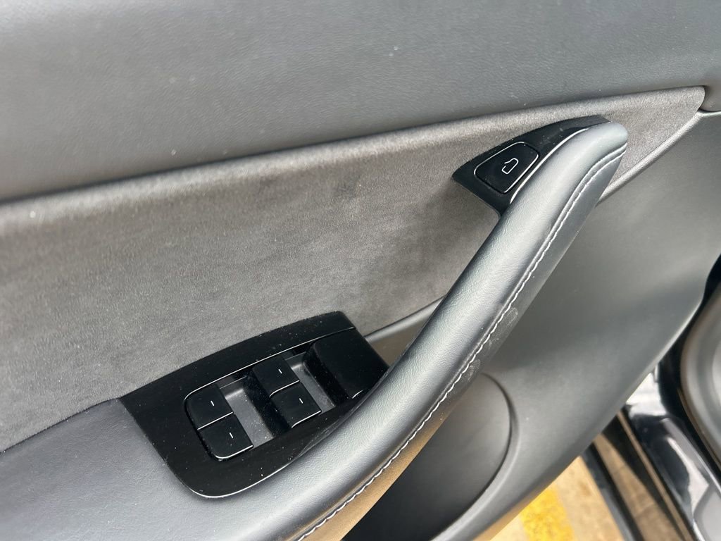 Used 2021 Tesla Model Y Long Range image 19