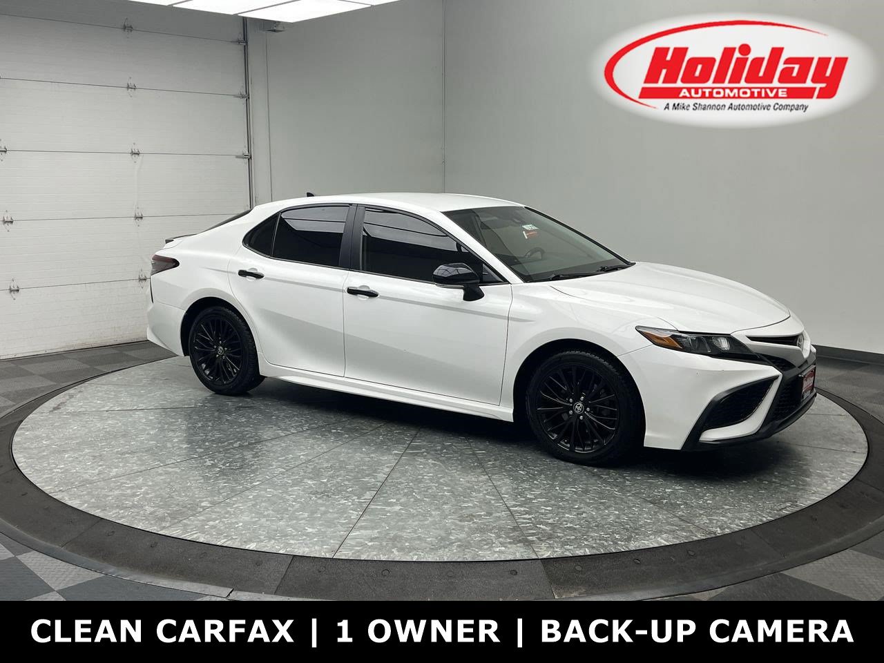 Used 2022 Toyota Camry SE w/ Carpet Mat Package (TMS)