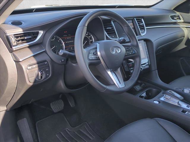 Certified 2025 INFINITI QX50 Luxe AWD/4WD image 10