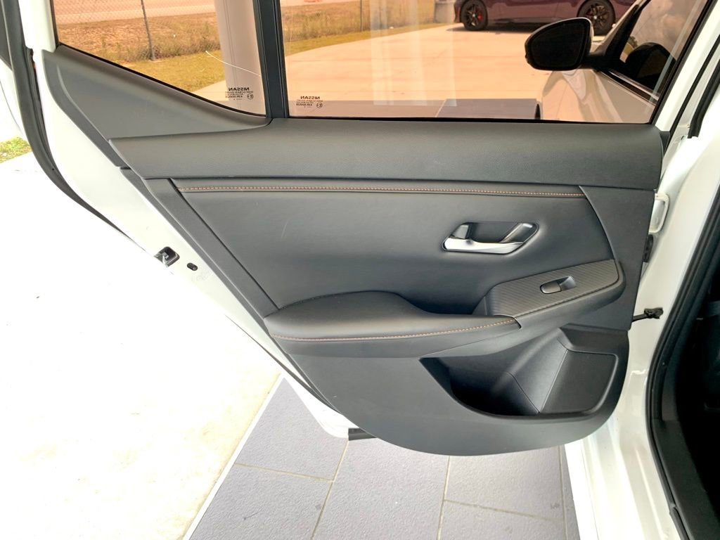 Used 2022 Nissan Sentra SR FWD image 17