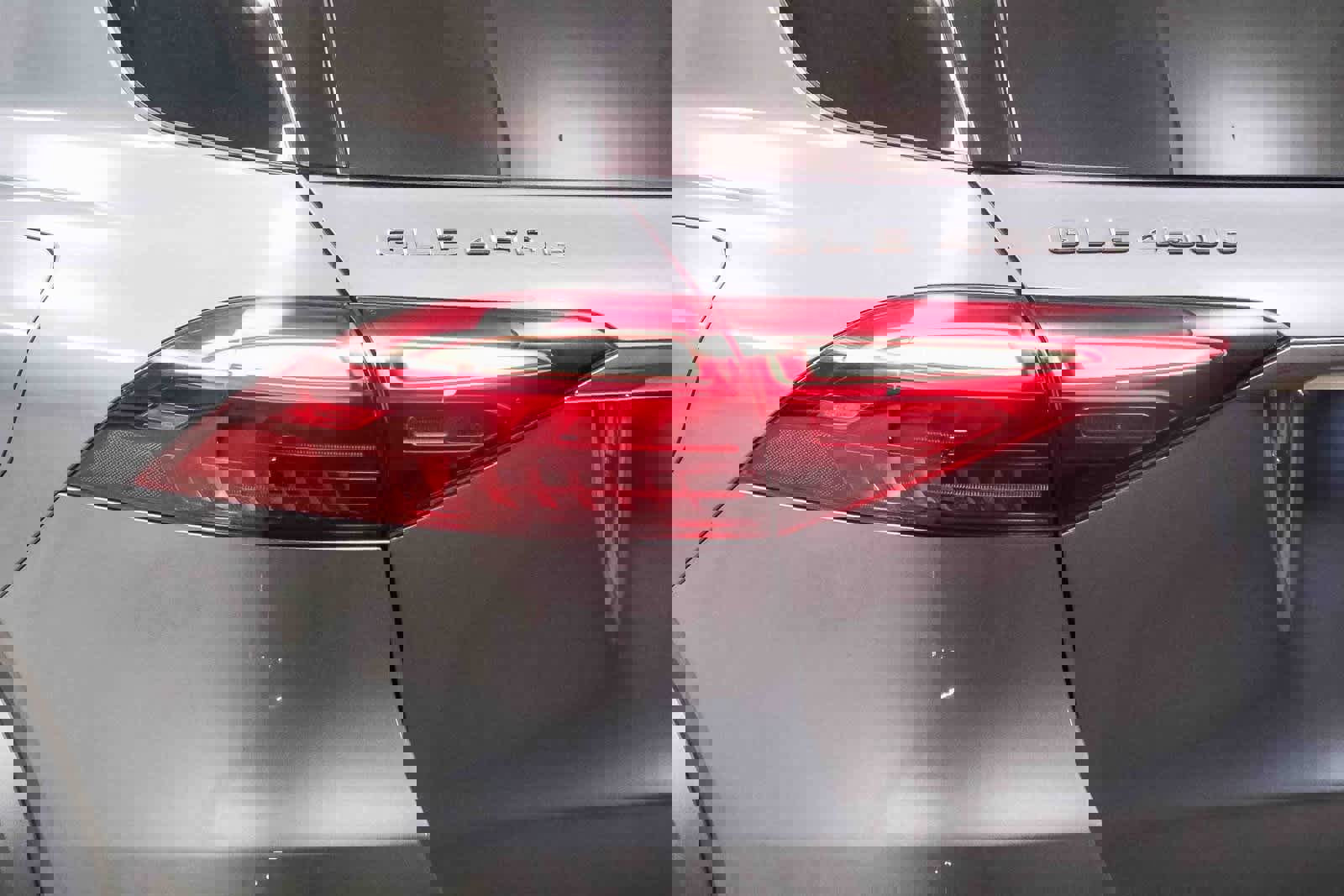 Used 2025 Mercedes-Benz GLE 450e 4MATIC image 7