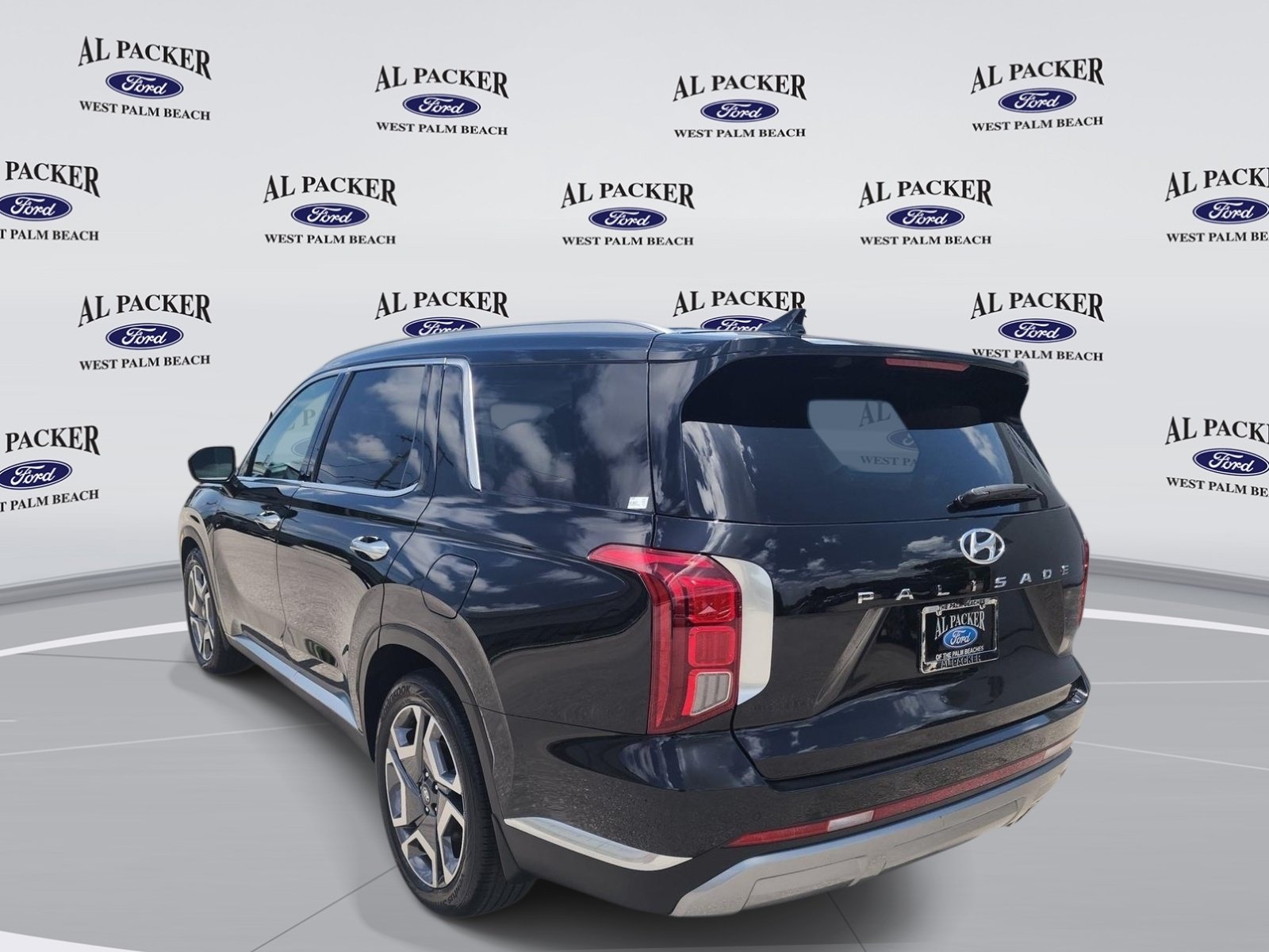 Used 2024 Hyundai Palisade Limited FWD image 4