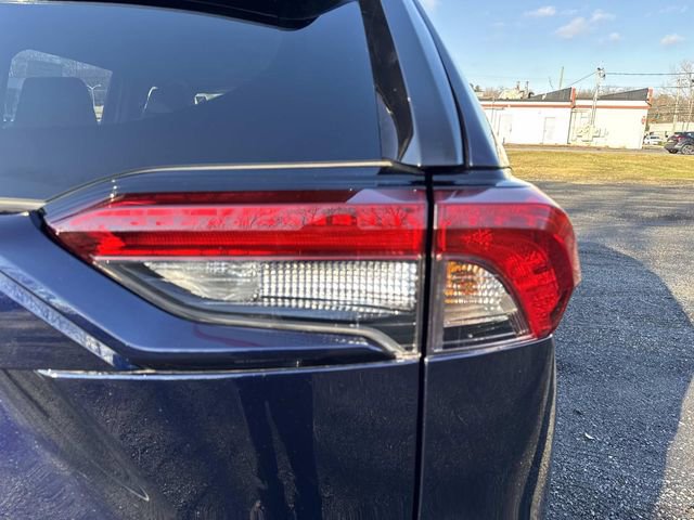 Used 2023 Toyota RAV4 SE w/ Weather & Moonroof Package image 7