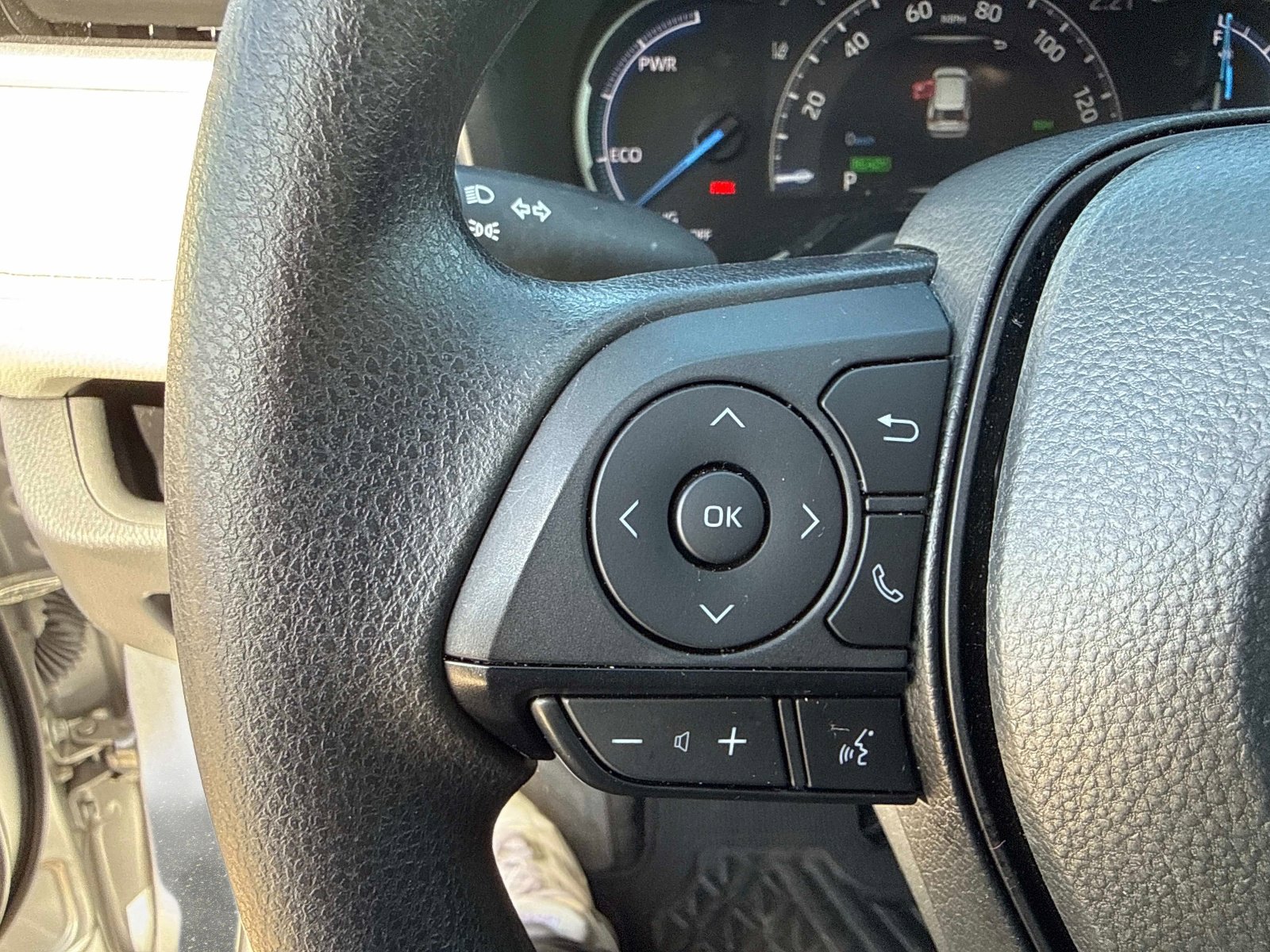 Used 2024 Toyota RAV4 XLE image 28