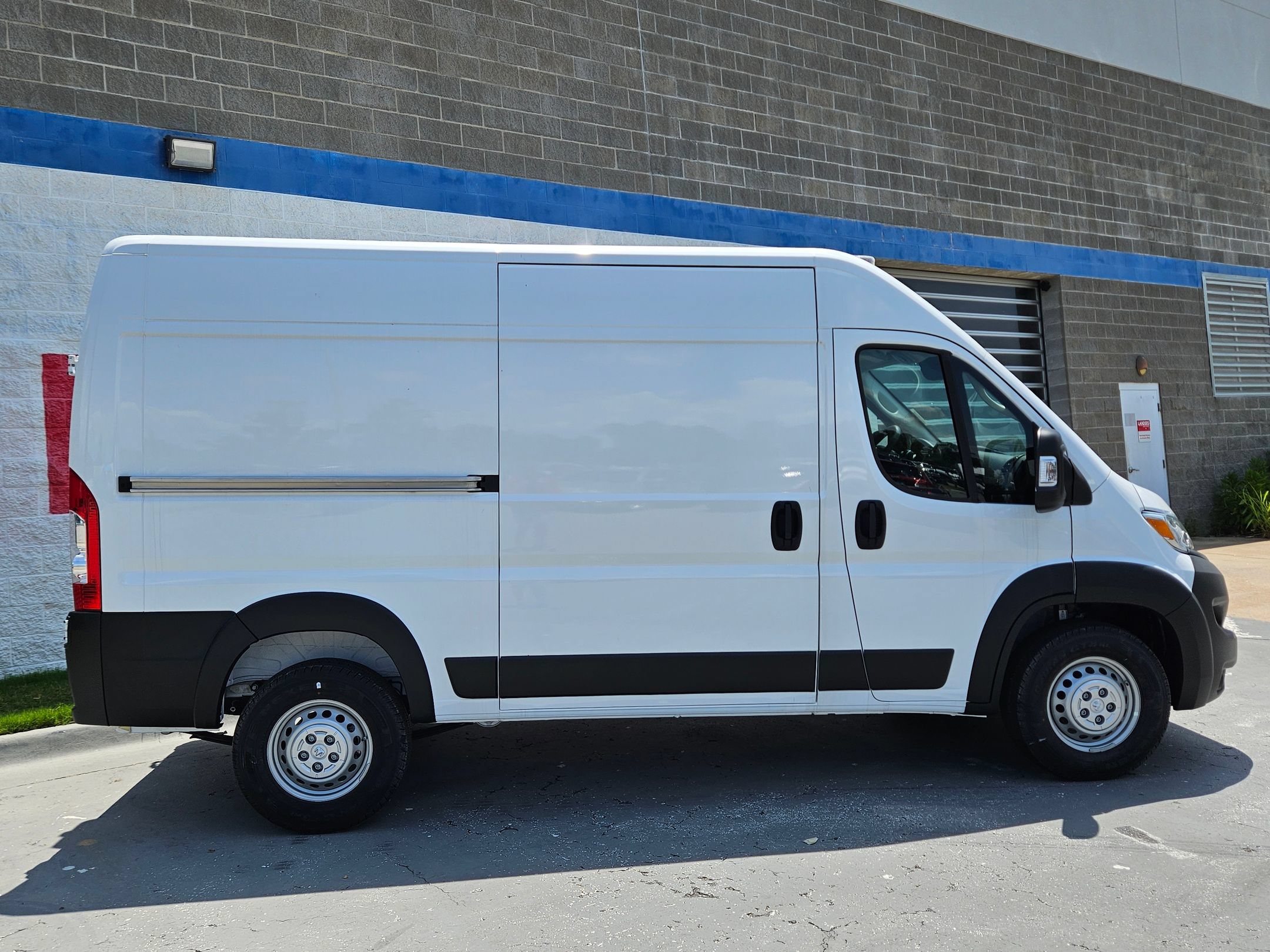 New 2026 RAM ProMaster 1500 w/ Convenience Group FWD image 8