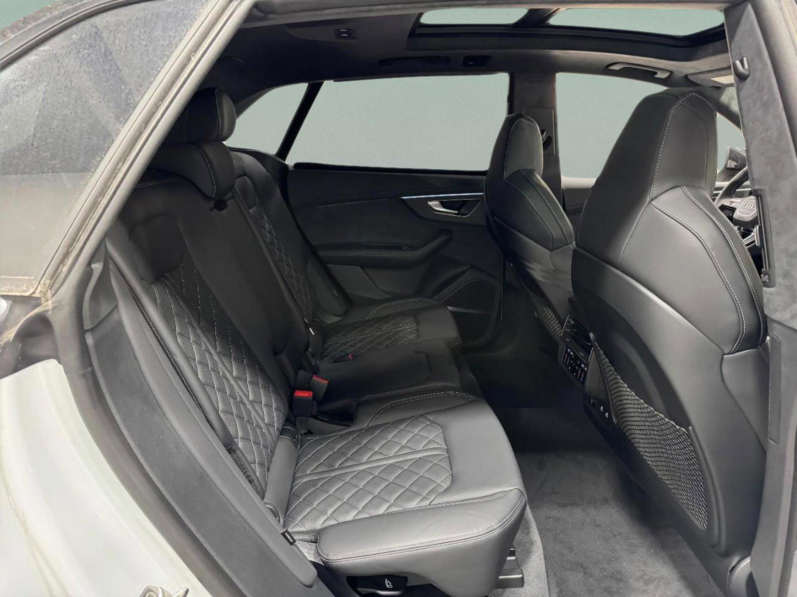 New 2026 Audi SQ8 Prestige image 10