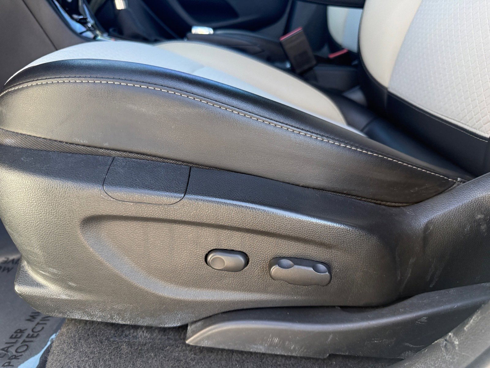 Used 2018 Buick Encore Preferred image 10