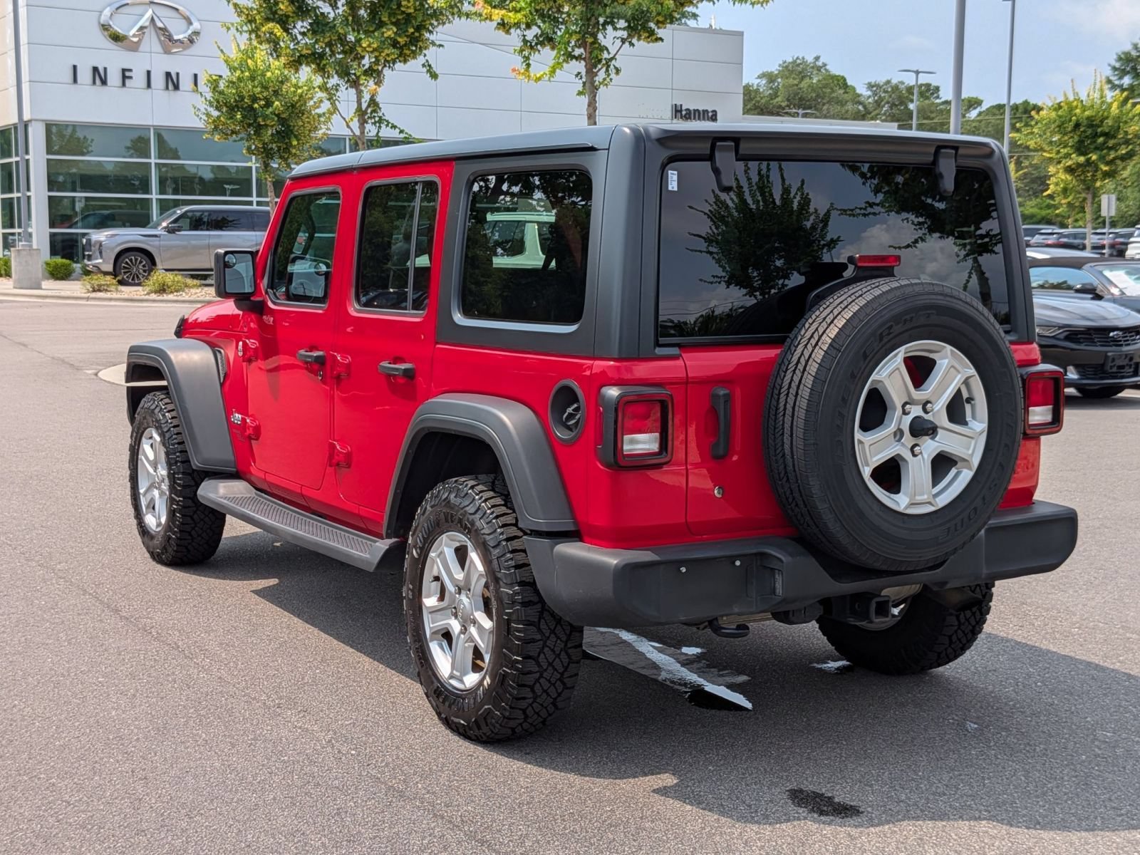 Used 2018 Jeep Wrangler Unlimited Sport S AWD/4WD image 5