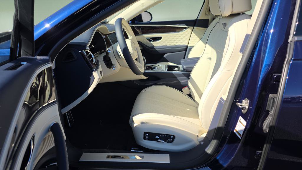 New 2025 Bentley Flying Spur Plug-In Hybrid AWD/4WD image 18