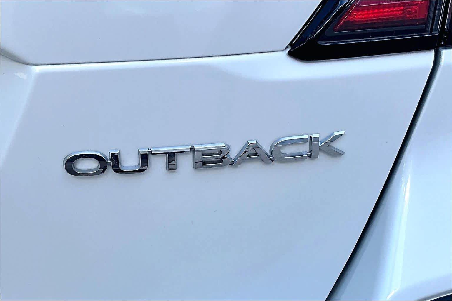 Used 2022 Subaru Outback Limited AWD/4WD image 10