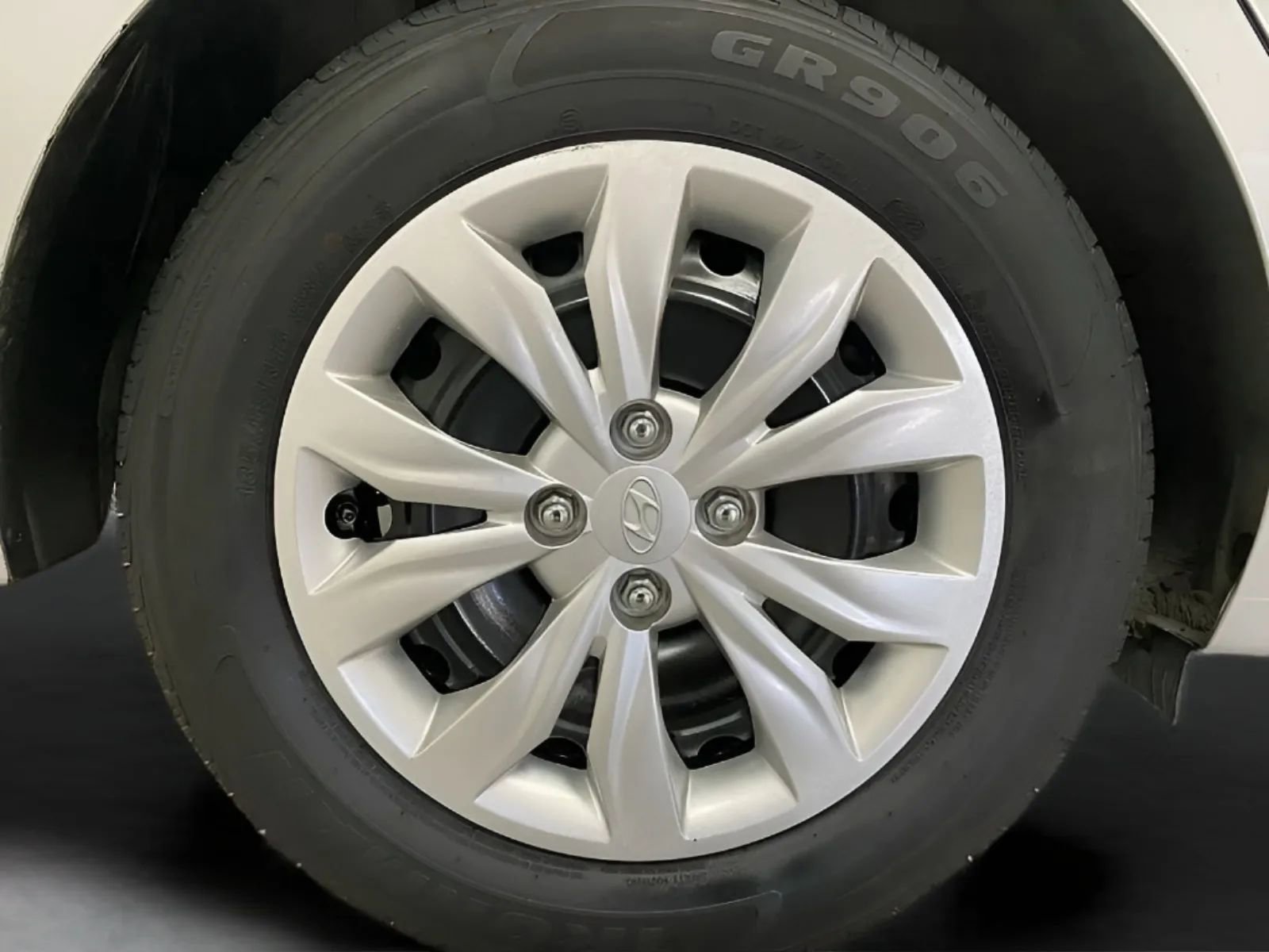Used 2020 Hyundai Accent SE FWD image 27
