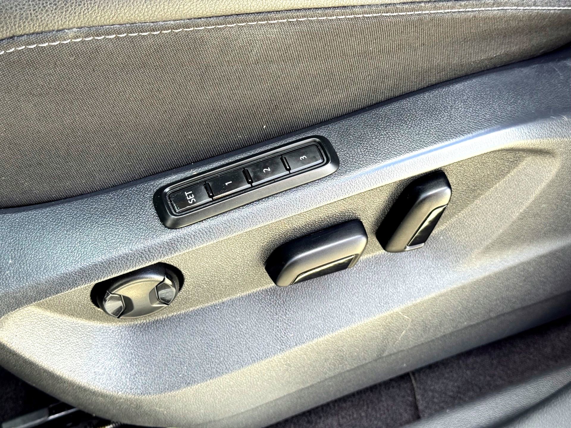 Used 2018 Volkswagen Atlas SEL Premium image 13