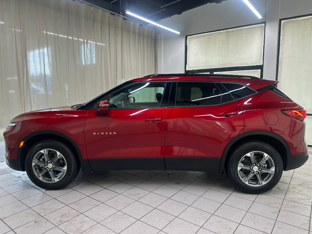 Certified 2025 Chevrolet Blazer LT FWD image 12