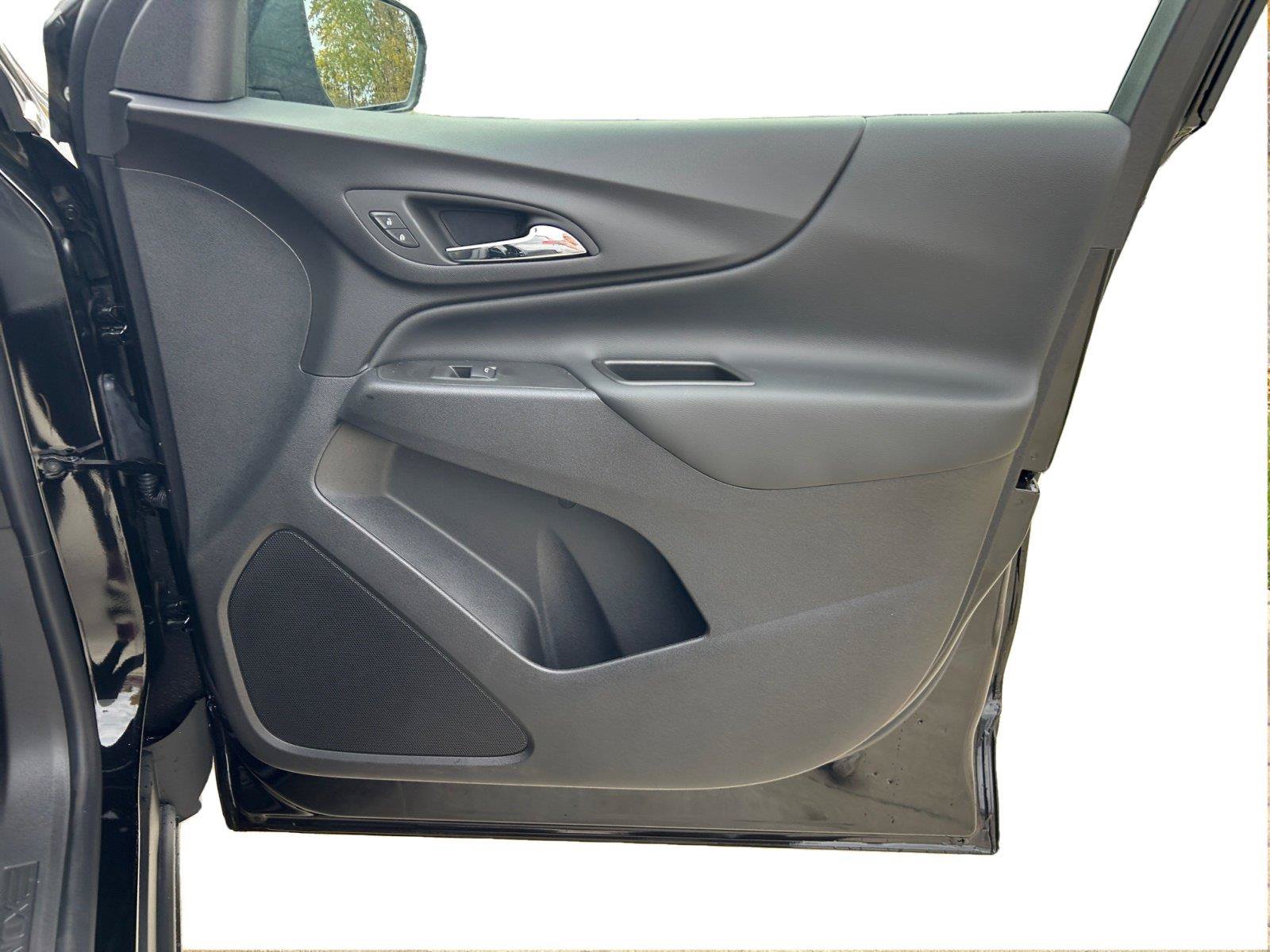 Used 2024 Chevrolet Equinox LT FWD image 21