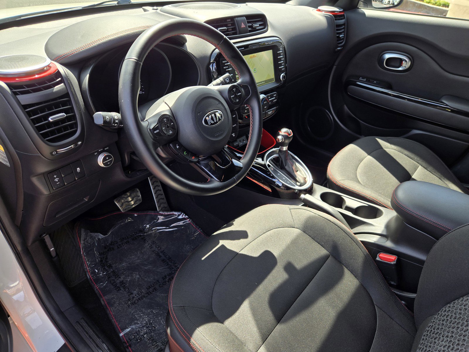 Used 2014 Kia Soul + image 10