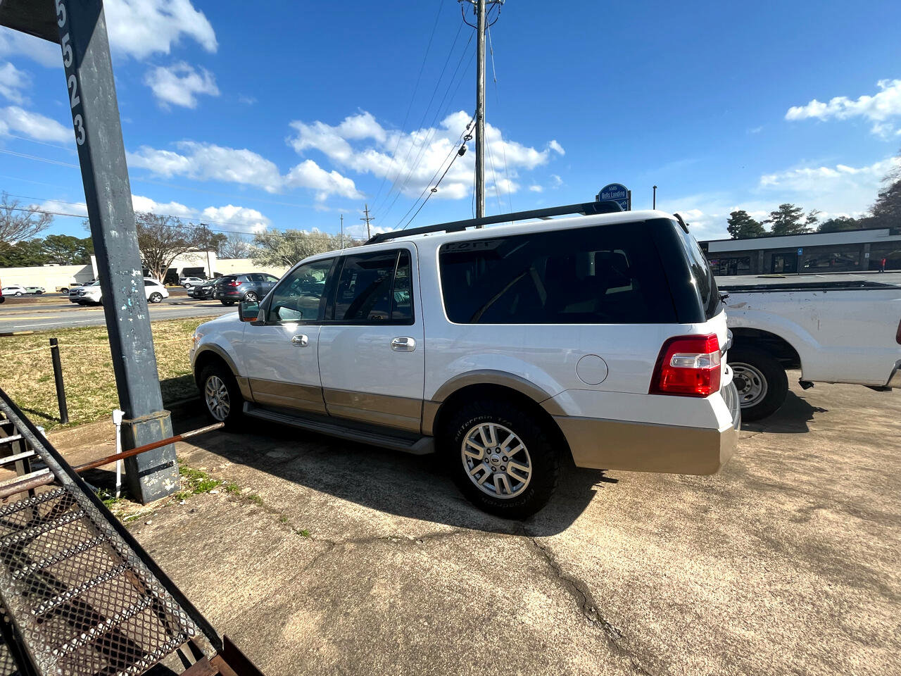 Used 2014 Ford Expedition EL XLT w/ Equipment Group 202A image 3
