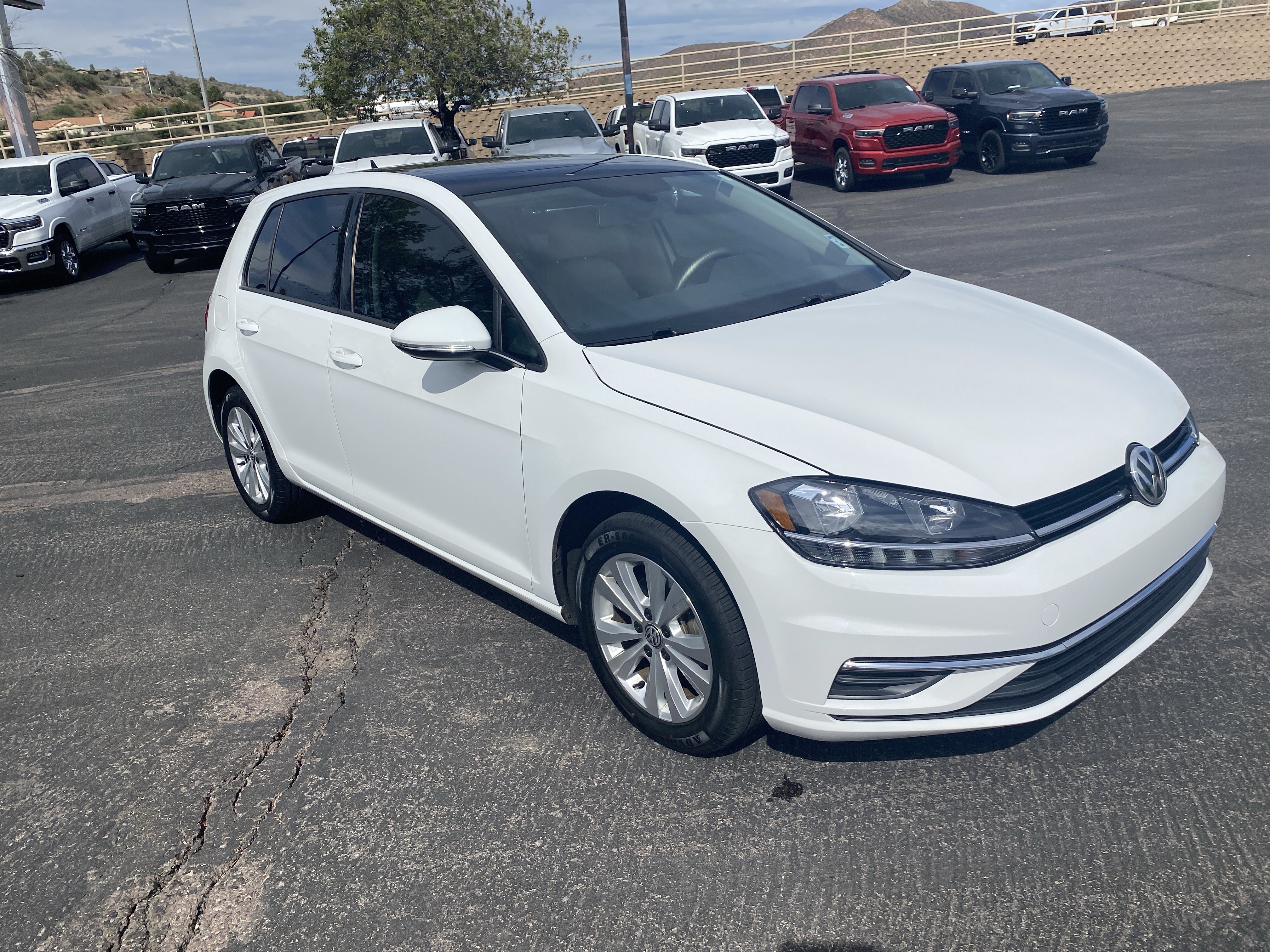Used 2020 Volkswagen Golf 4-Door FWD image 6