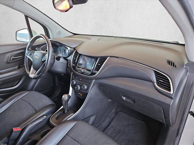 Used 2020 Chevrolet Trax LT w/ LT Convenience Package FWD image 21