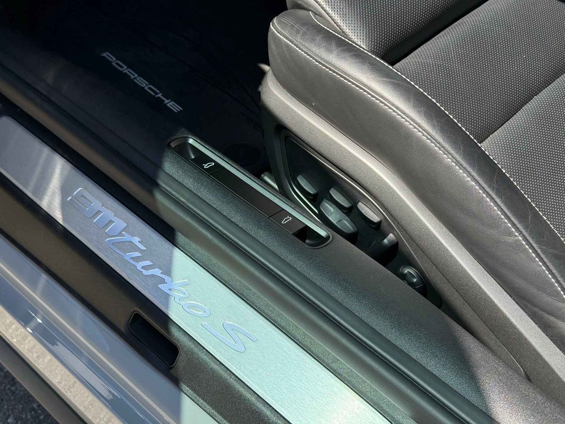 Certified 2024 Porsche 911 Turbo S AWD/4WD image 30