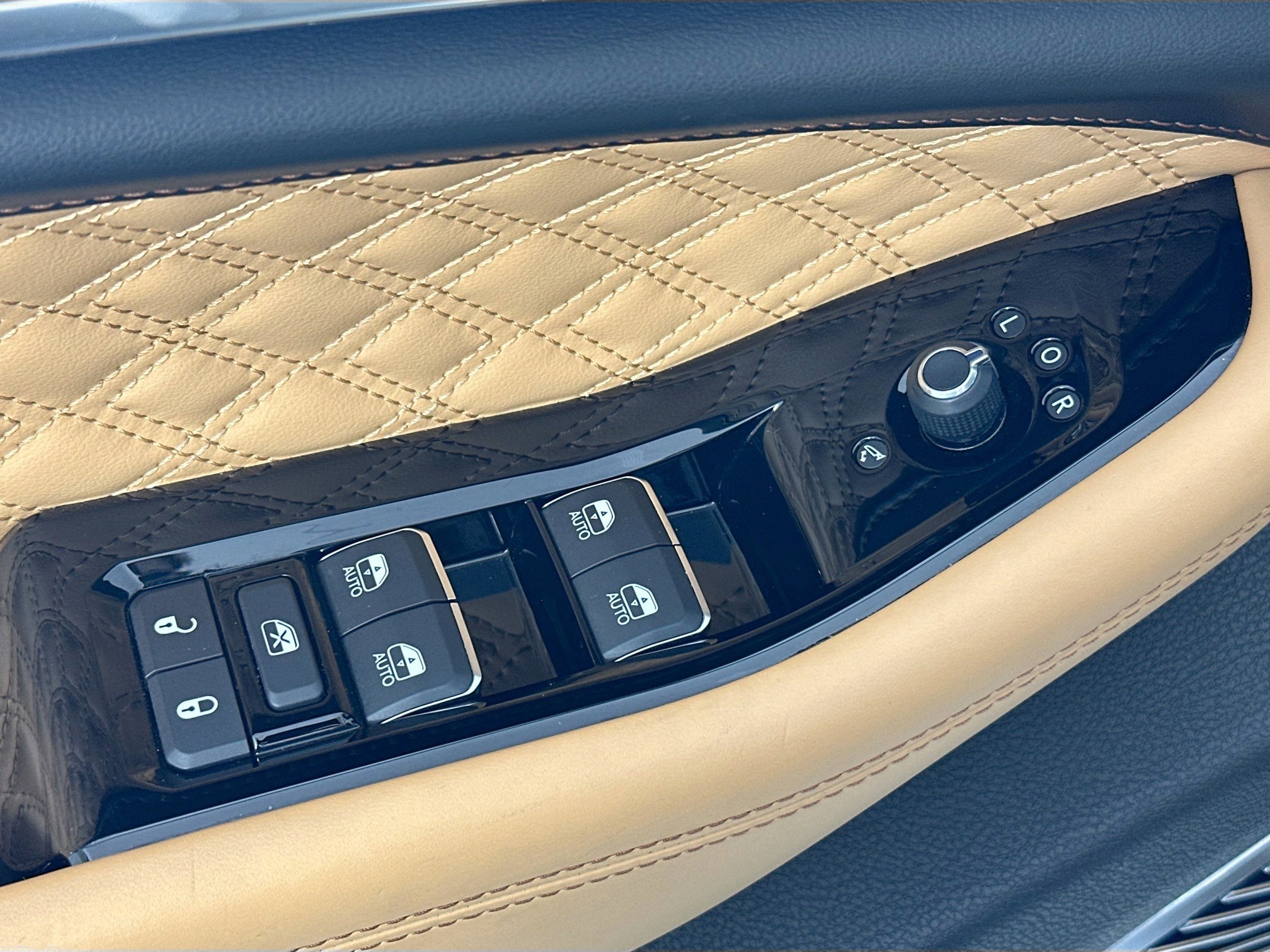 Used 2023 Jeep Grand Cherokee L Summit w/ Advanced Protech Group IV image 18