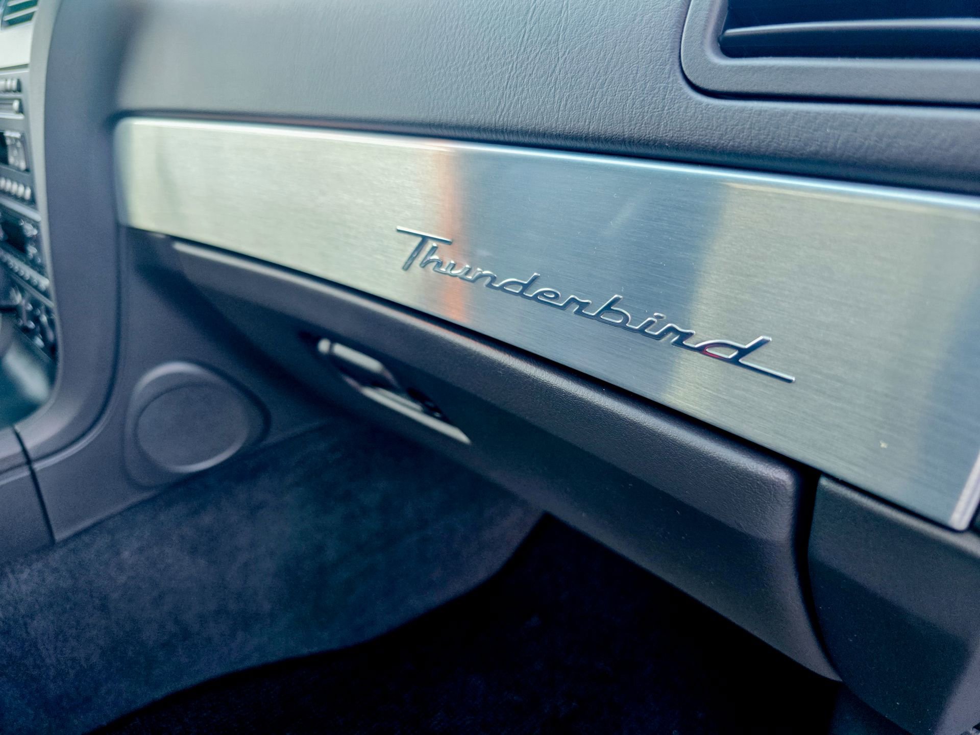 Used 2002 Ford Thunderbird image 31