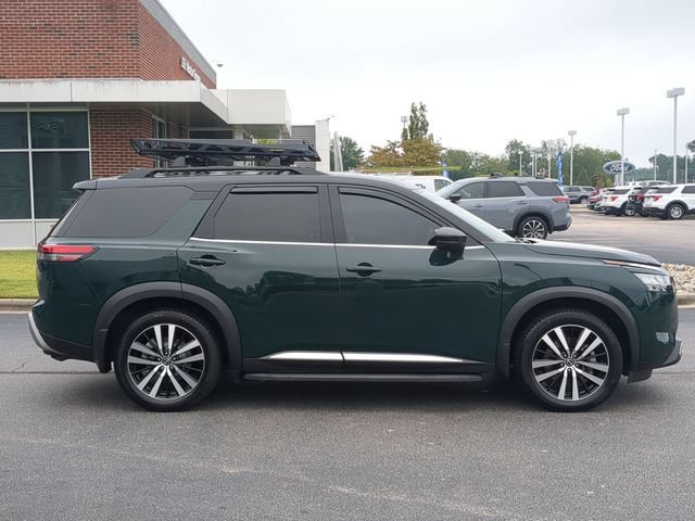 Used 2024 Nissan Pathfinder Platinum w/ Black Appearance Package AWD/4WD image 2