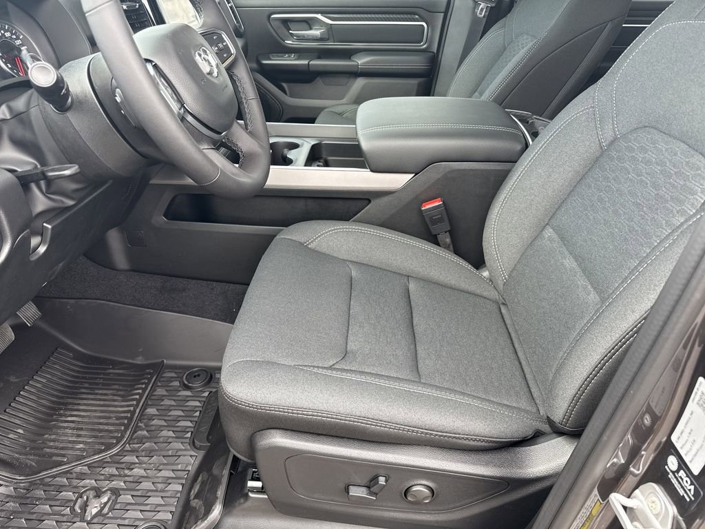 New 2026 RAM 1500 4x4 Crew Cab image 12